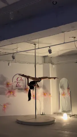 독학해서 한 동작 🥹#폴댄스 #10 