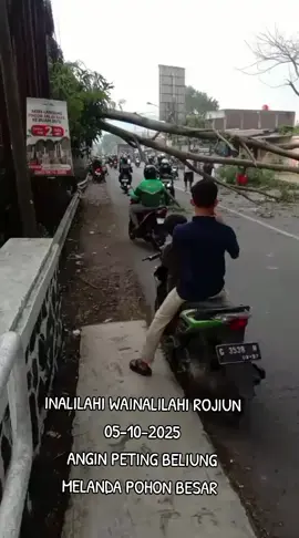 Gusti Tos Aya angin sakitu ageng na #angin #petingbeliung #kencang #bencana #bojongsoang 