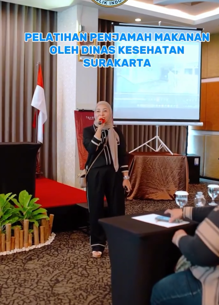 Alhamdulillah terlaksana pelatihan penjaman makanan oleh Dinkessurakarta Rabu, 17 September 2025. Fave hotel Solo Baru. #SPPG #mbg #badangizinasional #makanbergizigratis #fyp 