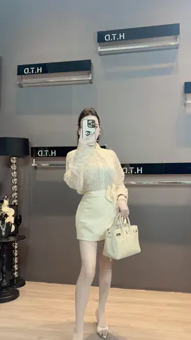 “ Dù mái hiên của người khác có lớn tới đâu, cũng không bằng việc tự có chiếc ô của riêng mình “ 🤎#xuhuongtiktok #viral #htdclothing #xh #trending 