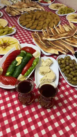 نمت.. قعدت حلمت بالفلوس.... منو مثلي 😜😜📢📢😂💔💃💃💃👌😊#متابعيني_احلا_ناس_في_الدنيا #في هذا اليوم #💚✌️😂✌️💚😂✌️💚😂✌️💚😂 