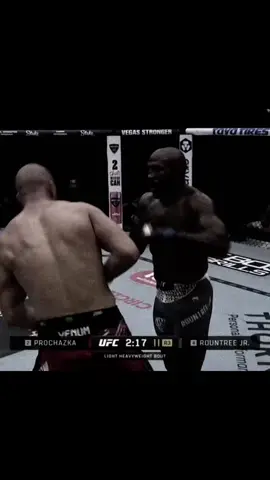 Round 3 is round of the year #jiriprochazka #khalilrountree #UFC #mma #fyp 
