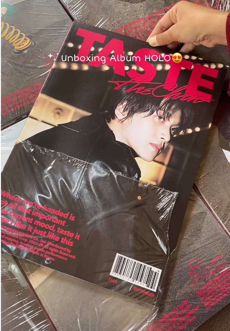 Aduh cakep banget ternyata pas di unboxing nih album. Kalian naksir fullspread atau savory nih? 😍 #haechan #leehaechan #nct #kpopalbum #unboxingalbum 