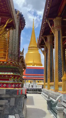 วัดพระแก้วมรกต #วัดพระแก้วพระบรมราชวัง #กรุงเทพมหานคร #วัดพระศรีรัตนศาสดาราม #เมืองไทยน่าอยู่ #มาแรงในtiktok 