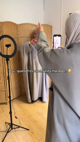 tu voulais juste faire un post parfum, t’as fini en freestyle 🤭 #soukdubai #modestfashion 