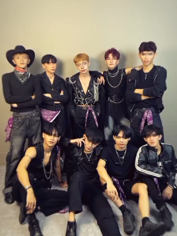 Begitupun juga kita manusia ada pisah dan pertemuan~~ Tangisan dan tawa, sedih dan bahagia tak kekal hanya sementara.🏡 Mari tetap bersama meski menjalani kehidupan masing-masing, mari tetap luangkan waktu untuk bertemu dan bercerita banyak hal, mari kita saling mengeluh dan terbuka untuk segala hal, mari tetap menyayangi dan mendukung dalam segala hal baik, selamanya. Waktu boleh berlalu, tempat boleh berubah, tapi kenangan yang kita ciptakan disini akan selalu abadi menjadi sebuah kisah. Terima kasih untuk canda tawa yang telah di ukir bersama.💜 ` for blazz boyz members : @zayn🍪💜 @biru @leeyong🐱💜 @gogo✨💜 @ken🌸💜 @kim.ex @loren is alone 🖤  Mungkin nanti kalian akan sibuk dengan kehidupan masing-masing dan bakal kangen masa-masa berjuang seperti sekarang ini. Tetaplah menjadi orang baik dimanapun kalian berada, dan kejarlah masa depan kalian tanpa melupakan yang telah menemani. Terima kasih karna sudah hadir dan tetap bertahan di sela-sela banyaknya orang yg datang lalu pergi, juga... terima kasih karna tidak pernah menjatuhkan atau menganggap saingan, i will make u as place to go home🫂🤍 *nothing, this is just to share and save memories🥹💜 #fyp #blazzboyz #CapCut #masukberanda #dance #dancegroup #Home 