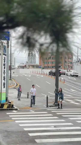 karena kita ngonten memulainya dari 0 jadi kita juga bisa sendiri🥰 tapi kalo ada tim ya pasti lebih seneng dan sangat terbantu juga si🥰🥰