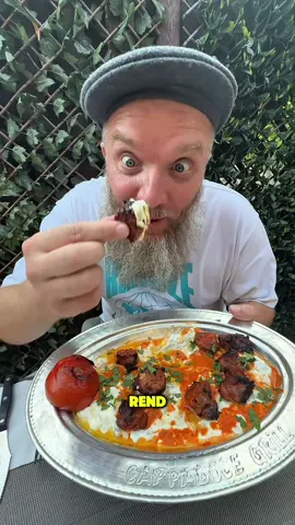 Quand la Turquie 🇹🇷 rencontre l’Italie 🇮🇹 @LaGuichetta  📍1Ter Rue de Versailles, 91400 Orsay 💸 Entre 10 et 20€ 🥰 J’ai beaucoup aimé la pizza au Pastrami *collaboration, produits offerts  #larryaupaysdesmerguez #halalfood #larrydeadstock