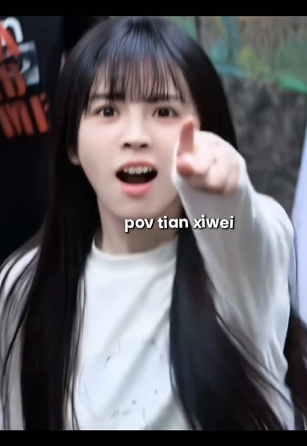 jangan heran kalo tian xiwei sering shock liat fansitenya, krn fansitenya aja seniat itu buat dapat foto dan video xiwei, mereka sampe nemplok di dinding dan pohon, bawak tangga kemana-mana bhkan rela berada dalam semak2. emng seeffort itu😭🫵🏻 #tianxiwei #田曦薇 #geniusgirlfriend 