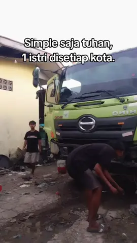 kita operasi dulu mobil anak muda ini, kita kn mekanik Pakistan🤣 #fyp 