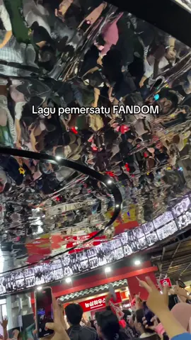 YG NIGHT NORAEBANG with @Friday Noraebang @Welovehonda #bigbang #fantasticbaby #ygfamily #yg 