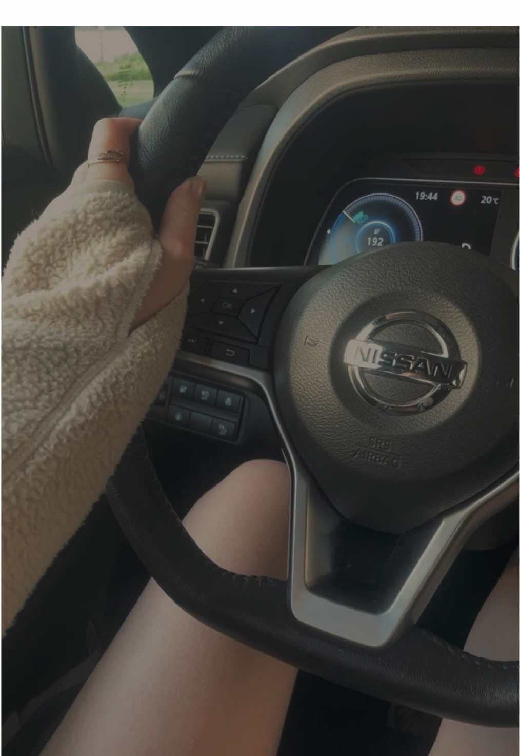 Girl, study for your drivers license! 💗 #car #driverslicense #likeandfollow #viral #foryoupage 