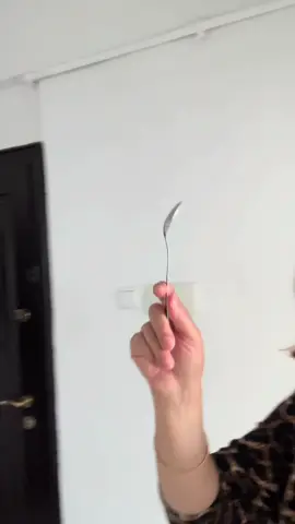 Bakın kaşık ne işe yarıyor (ironidir)
