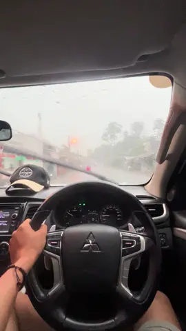 Ready Pajero dakar 2017 Jangan lupa join live mobil seken Rangkasbitung 