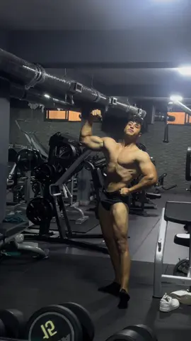 - 10 week ⏳ stay tuned #gym #GymTok #viral #fyp #tiktok 