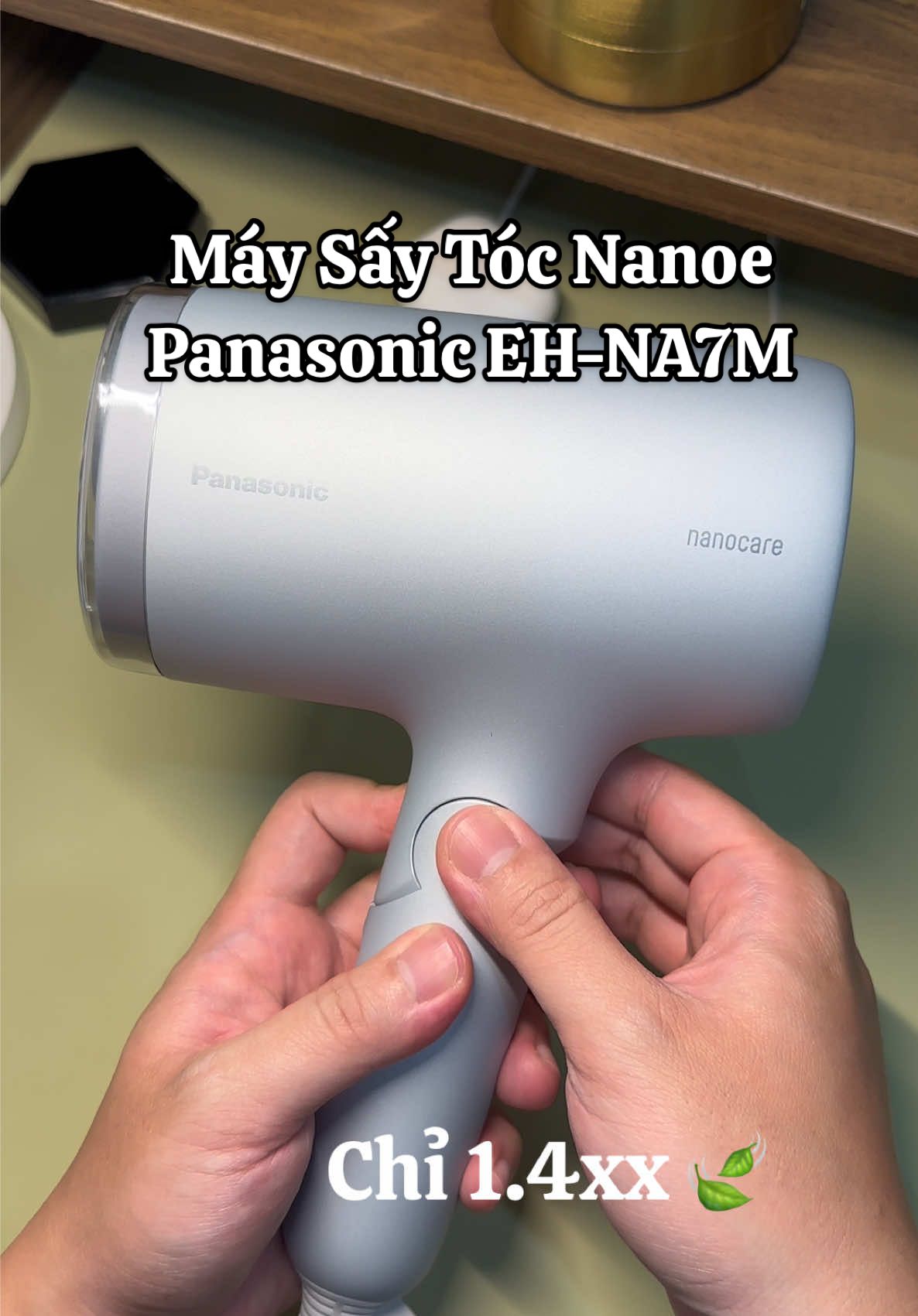 Máy sấy tóc Panasonic EH-NA7M công nghệ nanoe / nanocare cấp dưỡng ẩm cho tóc. Không gây xơ gãy tóc, an toàn cho da đầu của trẻ nhỏ. #maysaytoc #panasonic #affiliatemarketing #dogiadung #lamdep 