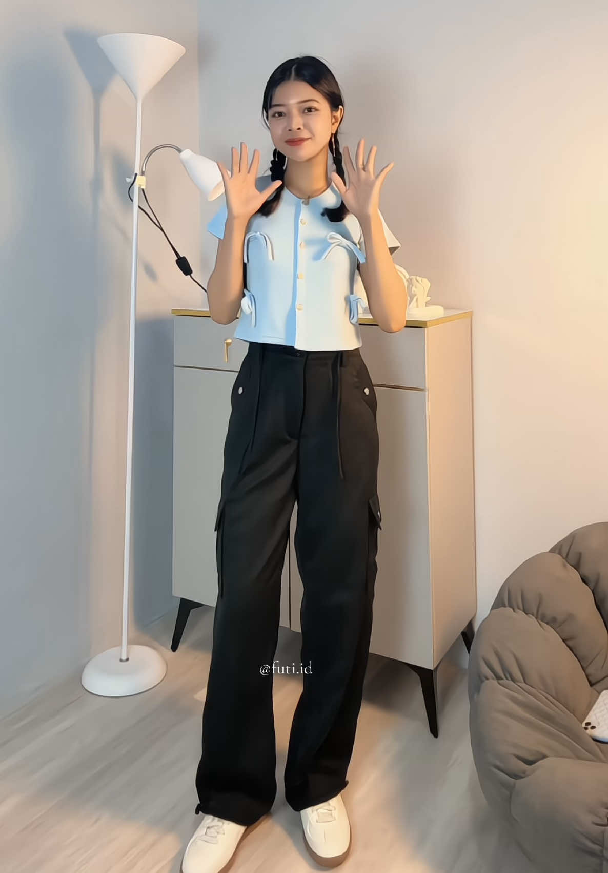 Beli 1 celana bisa 2 looks 🔥 #promoguncang1010 #gajiansale #outfit #cargopants #futiid 