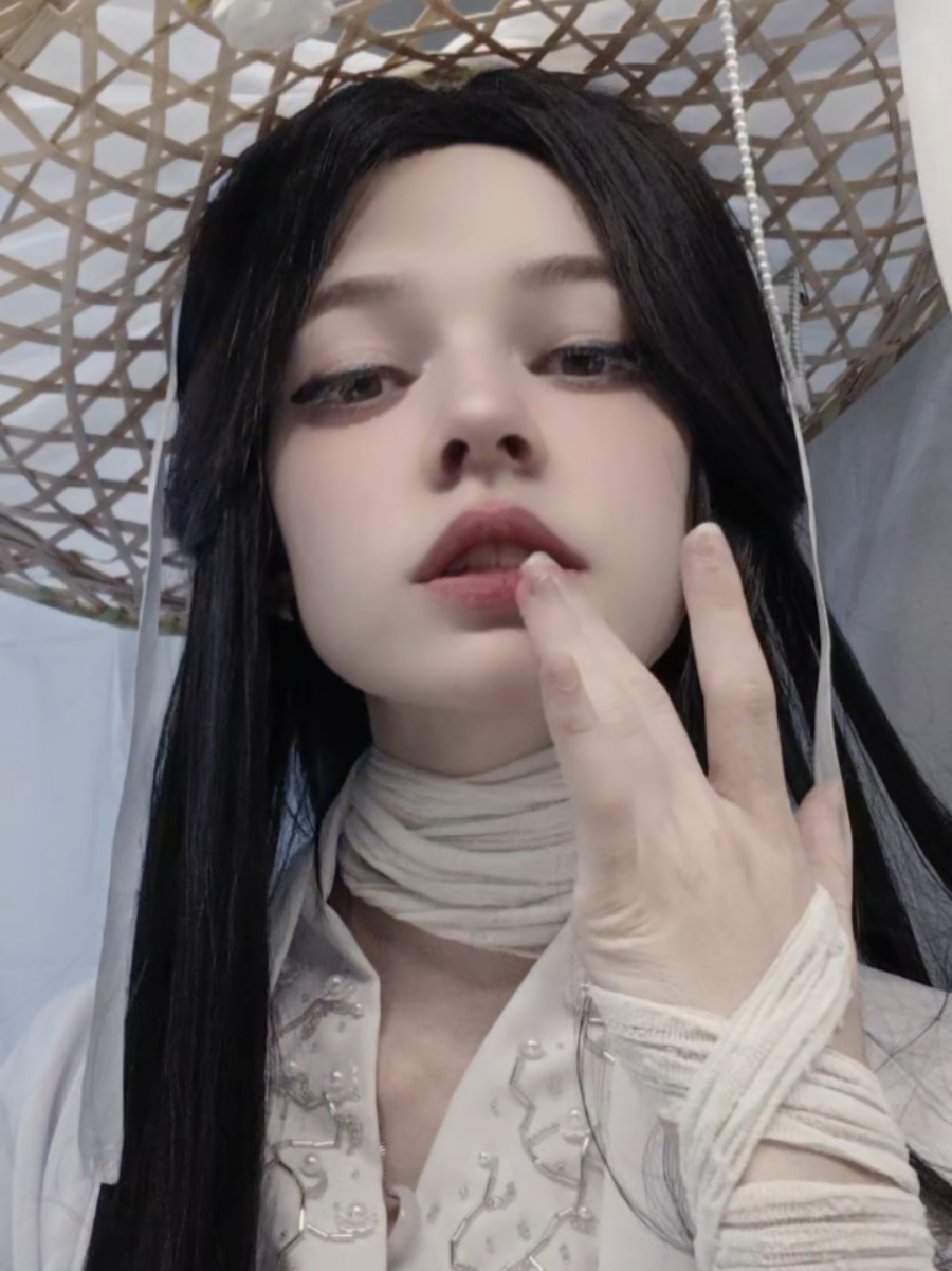 Taste divine 🍞 #fyp #xyzcba #cosplayer #xieliancosplay #heavenofficialsblessing 