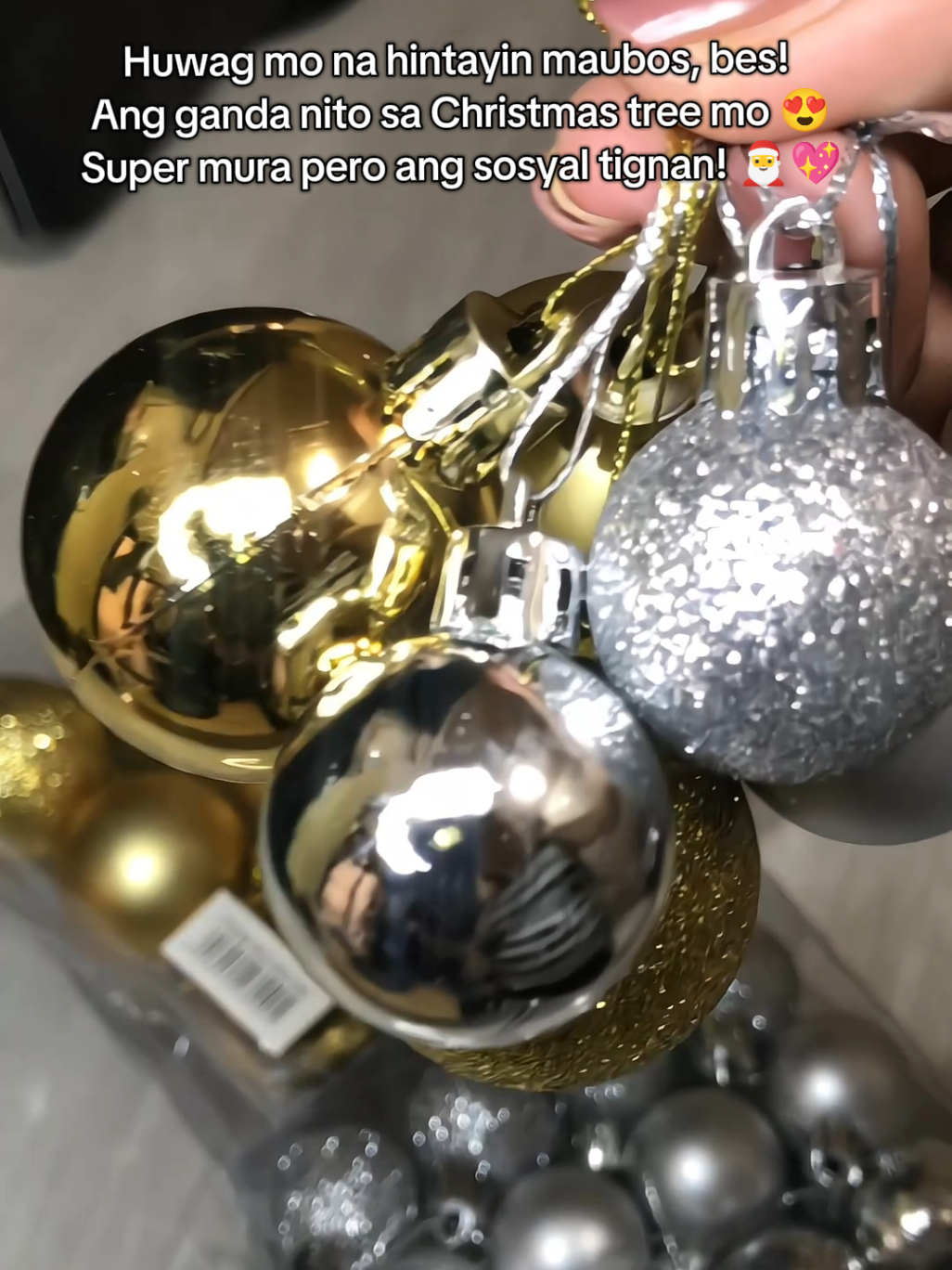 Huwag mo na hintayin maubos, bes! Ang ganda nito sa Christmas tree mo 😍 Super mura pero ang sosyal tignan! 🎅💖 Maganda na, tipid pa! 🎁#ChristmasBalls #ChristmasDecor #ChristmasFinds #TiktokBudol #PaskoNa 