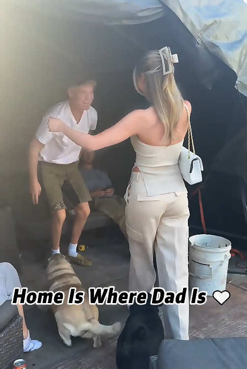 ✨ Still Daddy’s Little Girl, No Matter How Long I’ve Been Away ✨#Dad#Daughter#Surprise#FamilyReunion#ComingHome#Love#Wholesome#EmotionalMoment#Heartwarming#FYP#Viral