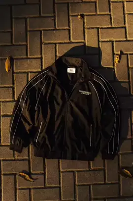 Rekomendasi jacket tracktop enak buat santai ✨ #jacket #tracktop #rekomendasioutfit #outfitideas #jackettracktop 