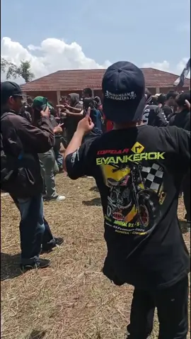 tarian apa lagi mang endang😂 @EndangWe👳🏻‍♂️ #rxkingindonesia135 #fyppppppppppppppppppppppp 