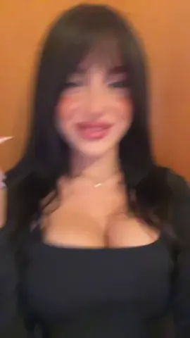 una pelinegra