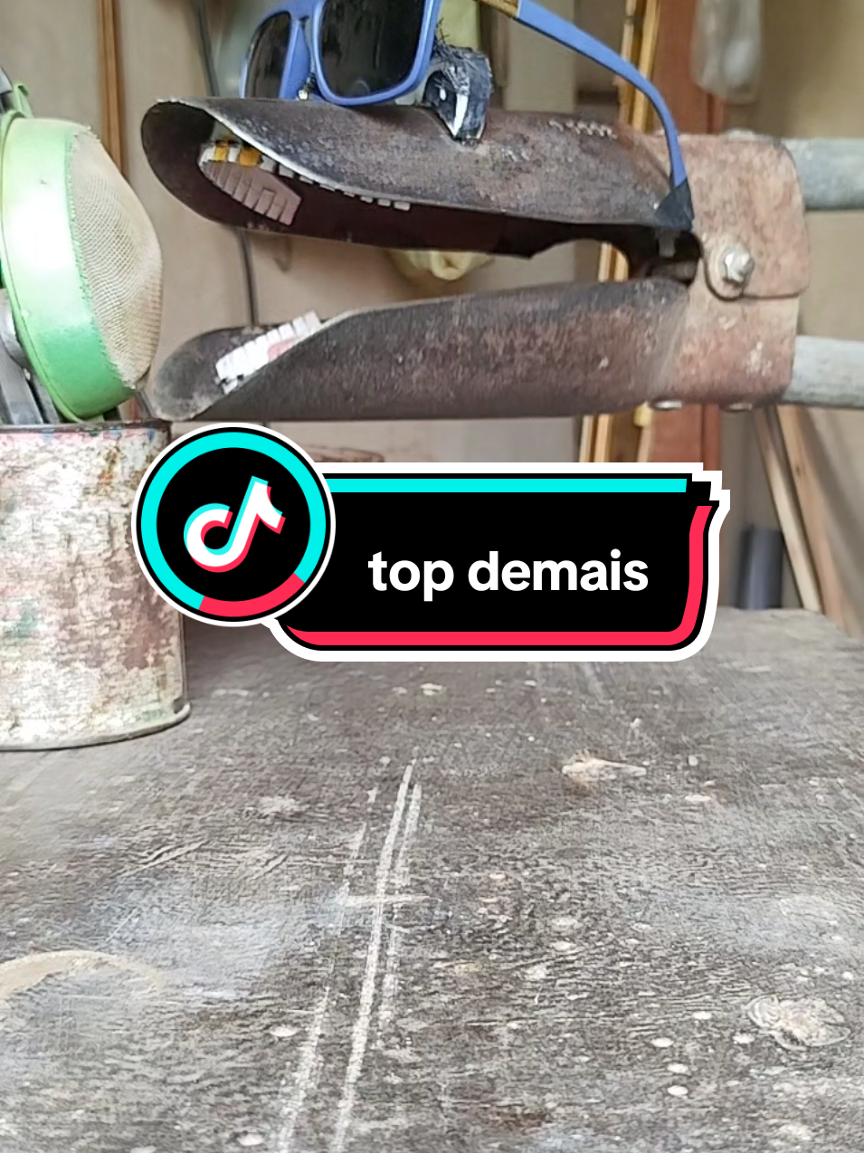 cavadeira a ferramenta que canta #dublagem #ferramenta #cavadeira 