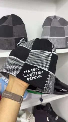 Bonnets Louis Vuitton, le froid c’est abusé 🥶 #bonnet #echarpe #louisvuitton #fyp #foryouu 
