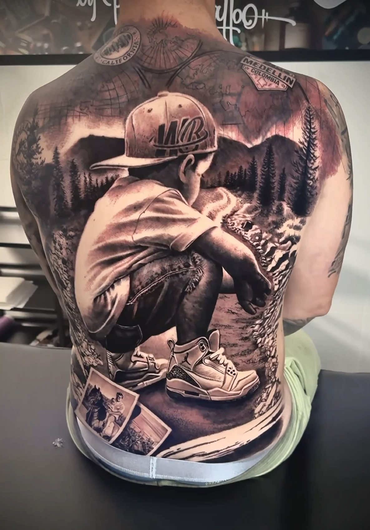 Esta espalda es una de las favoritas de todos las que hemos hecho con Sedación #favorita #tattoo #inked #reaslitictattoo #besttattoos 