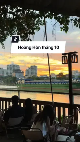 Hoàng Hôn hôm nay ở Dưới Tán Cây. Mời bạn ghé nhâm nhi ly nước cùng không khí trong lành dễ chịu trong view hoàng hôn chiều rực ở tiệm mình nhé. #tiemcapheduoitancay #hoanghon #binhyen #chill #duoitancaybinhthanh 