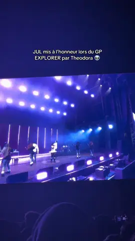 Il est représenté partout  #gp #concert #rap #jul #theodora 