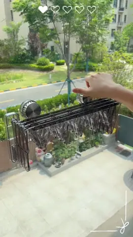 #foryou #reels #好物分享  #goodthing #晒袜子神器 Reccommend this sock一drying gadget to everyone. Mudah untuk mengeringkan Pakaian dalam di balkoni.