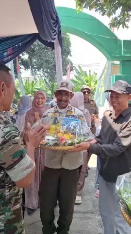 Camat & Kapolsek Mande menghadiri acara ulang tahun TNI Ke 80,  yang dilaksanakan di Koramil Mande. Hadir juga OPD & Kepala Desa, Minggu 05-10-2025. @dr.mohammadwahyu  @abiramzi76  @diskominfocianjur  @Pemkab Cianjur  @kodim0608cianjur  @Kecamatan Mande  @polsekmande  @desakademangan 