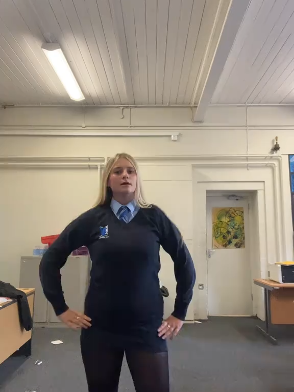 #fyp #school #schooluniform #scottishuniform #scottish #british #chav #ukgirl #tights #uk #ukteen #skirt #fypシ゚