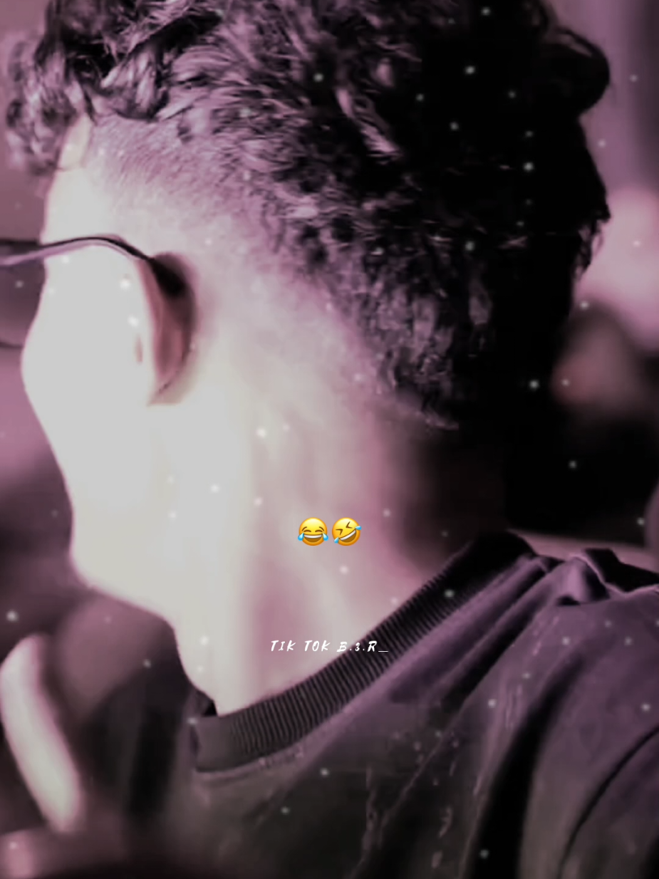 عندي امي بس😂🤓#بكاري #fyp #بنغازي #مصمم_فيديوهات🎬🎵 @خالد الكت الشيشاني 🩸☑️ 