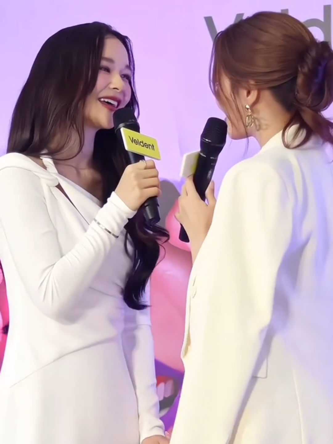 หากวันนี้ฉัน ยังไม่ใช่คนโปรด แค่ได้รักเธอก็ดีแค่ไหน... 👑 #TKphinyanech  #nurdesoraya #TKNur​ #DangerousQueenTheSeries #คนโปรดของควีน 