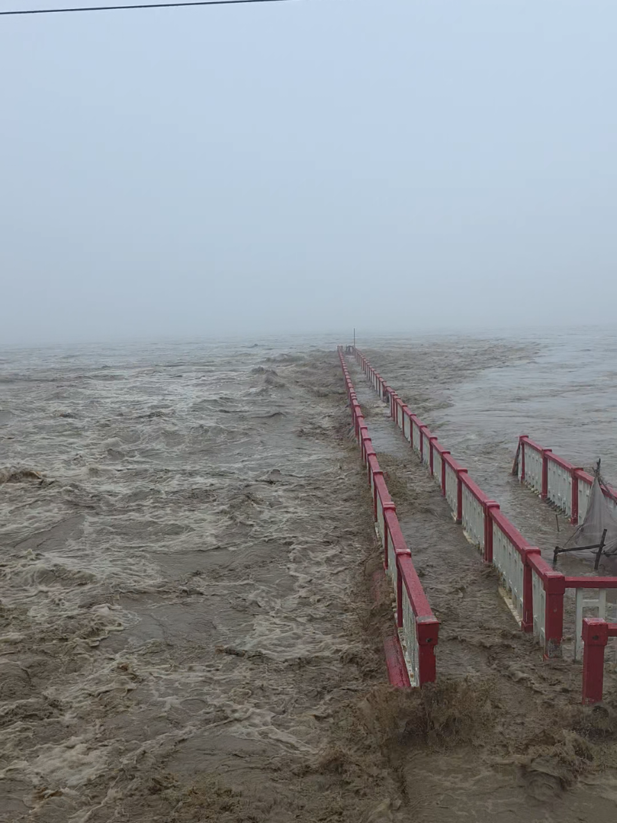 Koshi Barrage high Alert  ⚠️ 📢  . . #koshibarrage #dangerzone #tiktokviral #trending #explore 
