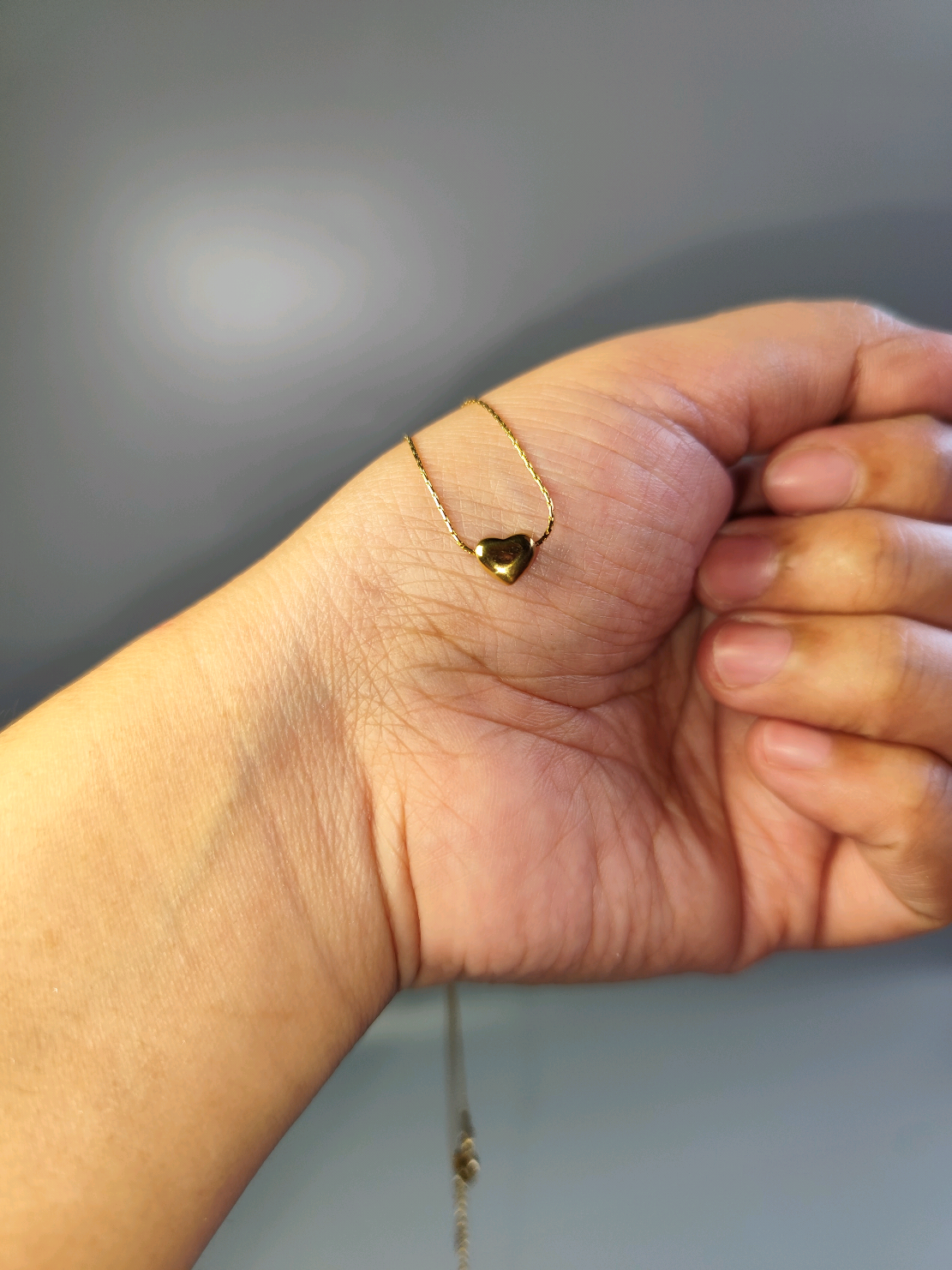 Love Necklace 🫰❤️  Non-tarnish, hypoallergenic & minimalist. Gets kona kung bakit daming sold and high ratings to 🤩 #lovenecklace #lovependant #jewelry #minimalistnecklace #heartnecklace 