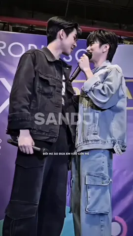 2 nhỏ nhìn nhau sao tình quáaaaa 🫠🫠🫵🤭#auauntp #savewrg #auausave #xuhuong 