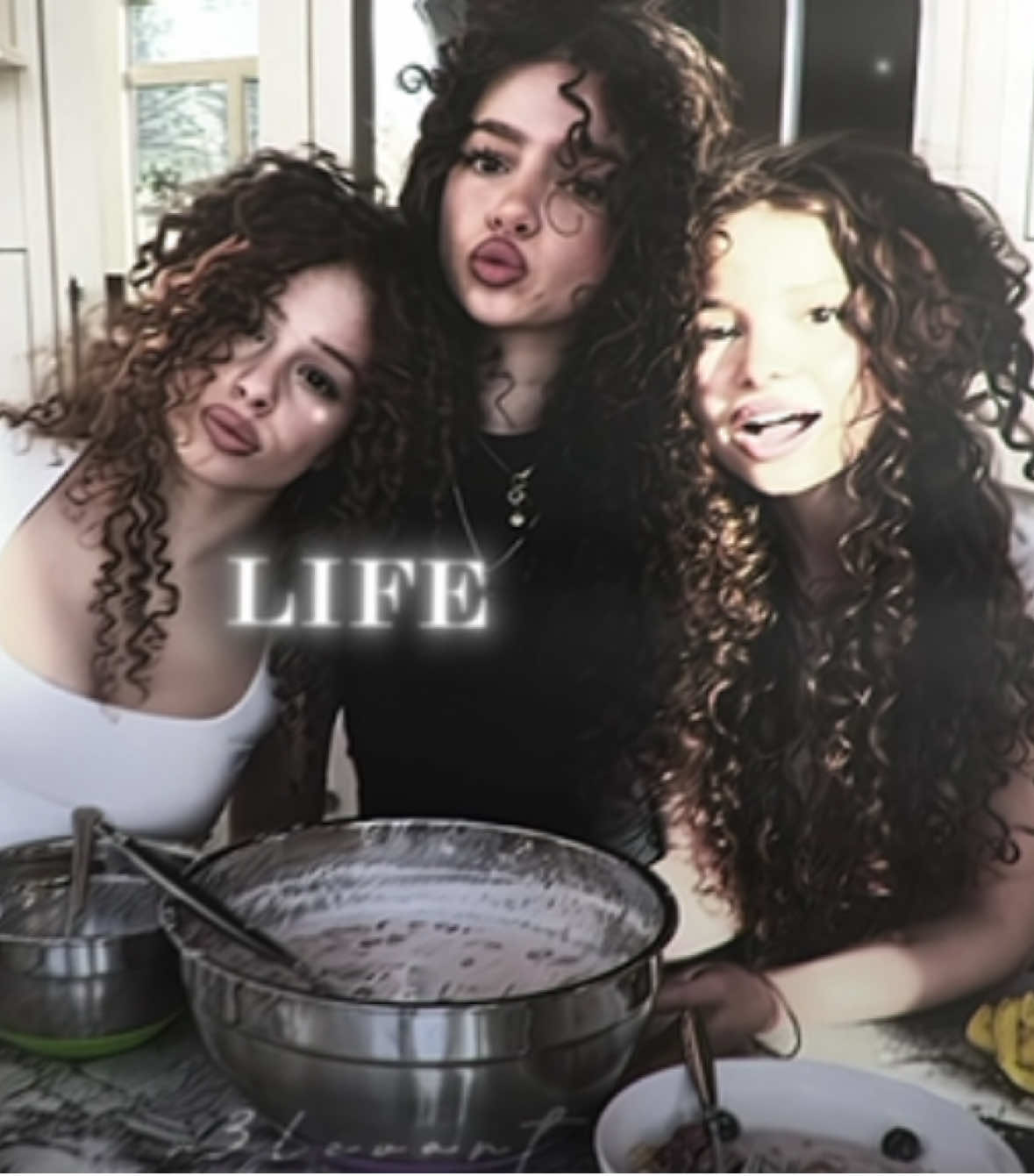 || where have you been all my life? || @sundaykalogeras @demitrakalogeras @Eliana Kalogeras || rm: @daemsiel♕︎ // cc: mine. should i add it to my payhip? || dt: @kamila @𝑔𝓇𝒾𝓂 ★ @juls ꨄ @✘ @☾ @ayzen @pax @𝗲𝘁𝗵𝗮𝗻 || #aftereffects #fyp #kalogerassisters #fypシ゚viral #ae 
