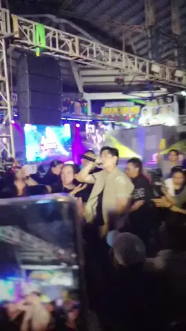 Isa pa to napaka pogi:) #artistanight  #enriquegil 