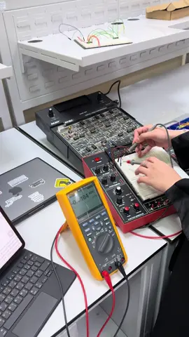 تخيل بس  #COE #computerengineering 