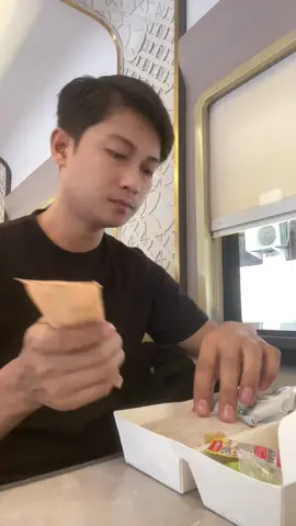Yang mau disuapin sini aja