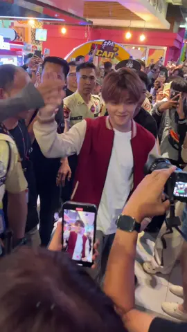 Momen Onic Kairi Meet and Greet di Yogya Kepatihan Bandung #onickairi #kairi #mobilelegends #onicesport #kairionic 