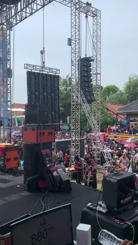 Tim belakang layar 😂#cumicumiaudio #adellamusic #indrmayu #omadella #fypシ゚ 