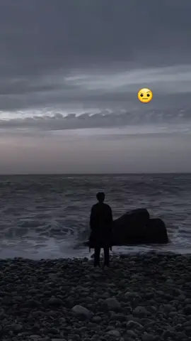 ولا بجعص على سياره مش الي😂😂