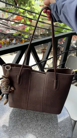 túi xách đựng dc nhiều đồ #xuhuong #tiktok #viral #tui #tuixach  @Oanhnguyen Boutique 2  @Oanhnguyen Boutique 2  @Oanhnguyen Boutique 2 