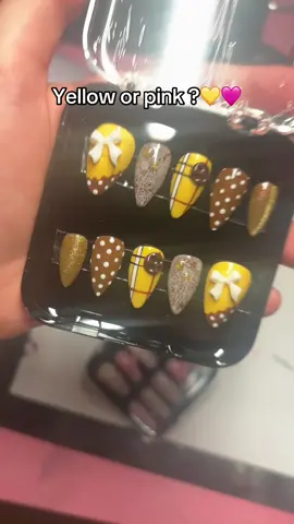 Yellow or pink ? 🩷💛 #fyp #pressonnails 