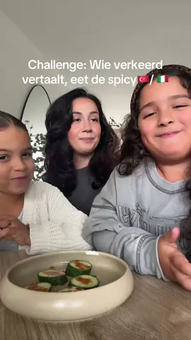 Wie kent de moedertaal beter😂 ?Wie verkeerd vertaalt, eet de spicy 🇹🇷 🇮🇹 @TABASCO BRAND @Faith La”Belle Perez #challenge #kinderen #zondag #moedersoptiktok #spelletjes